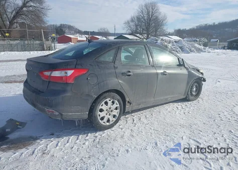2012 Ford Focus Se z USA, uszkodzony, nr VIN 1FAHP3F25CL127862